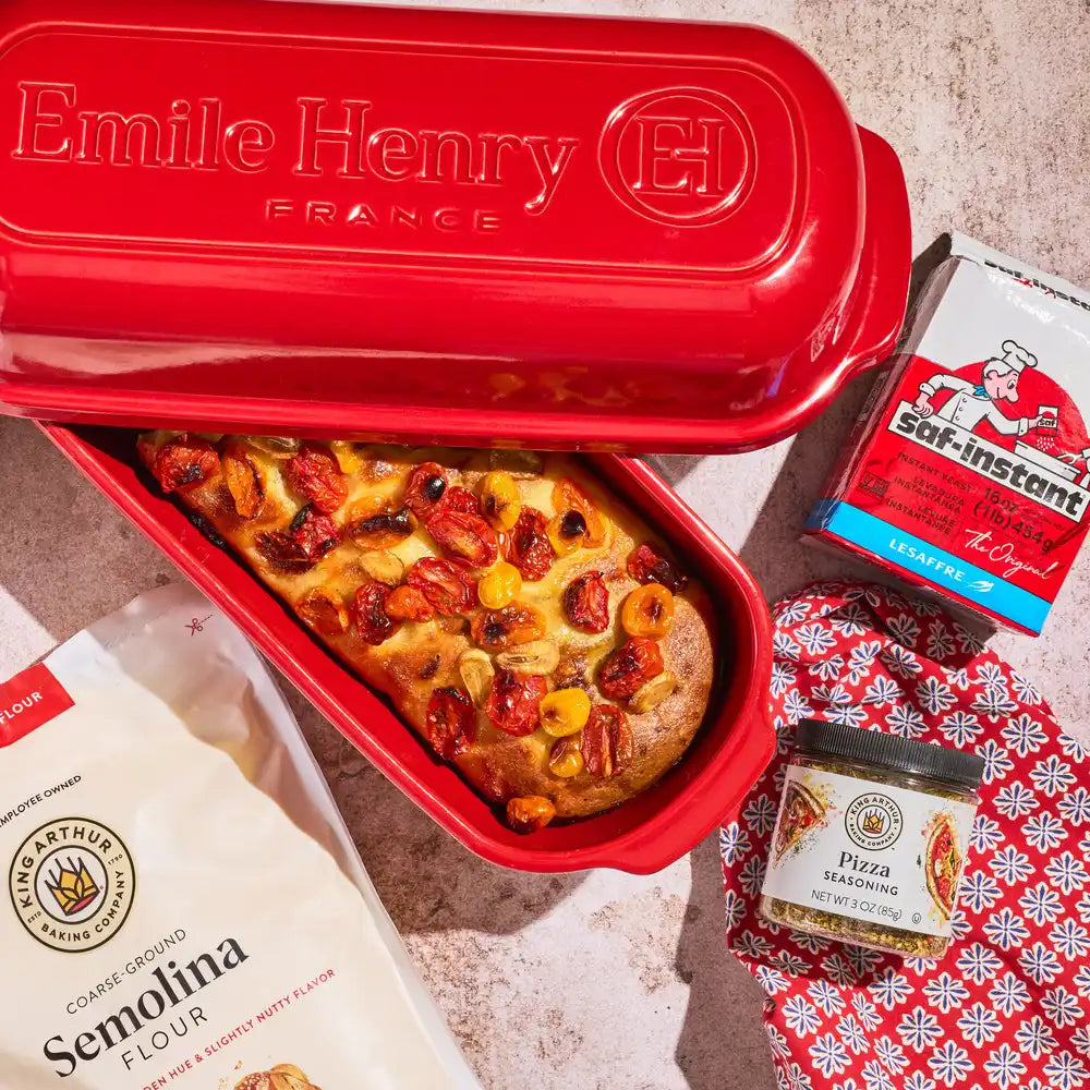 No-Knead Cheese and Tomato Garlic Bread Bundle